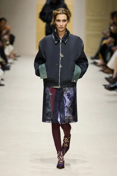 Look 10